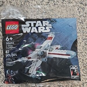 LEGO Star Wars X-Wing Starfighter Set - Red and White